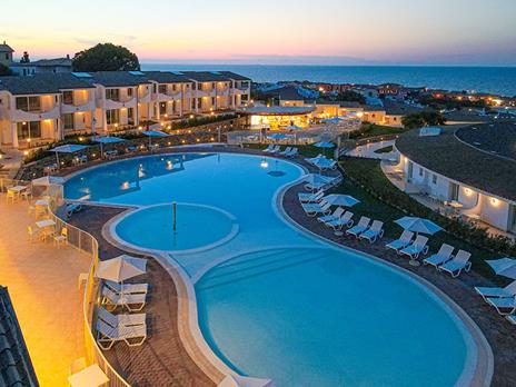 SMARTBOX - Felicità vista mare in Sardegna: 1 notte con colazione, percorso benessere, spiaggia e cena - Cofanetto regalo - 7