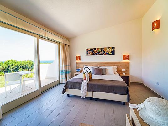 SMARTBOX - Io e te in Sardegna: 3 notti vista mare con percorso Spa, spiaggia e cena di 3 portate - Cofanetto regalo - 5