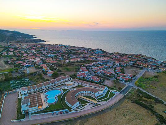 SMARTBOX - Io e te in Sardegna: 3 notti vista mare con percorso Spa, spiaggia e cena di 3 portate - Cofanetto regalo - 7
