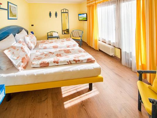 SMARTBOX - Al cuore della Valtellina: 2 notti con pausa relax, aperitivo e 2 cene di 3 portate - Cofanetto regalo - 5