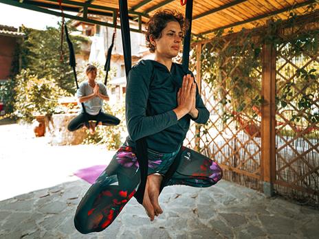 SMARTBOX Yoga e Glamping in Toscana: 1 notte in Bolla con Prosecco idromassaggio e Yoga Fly Retreat Cofanetto regalo - 5