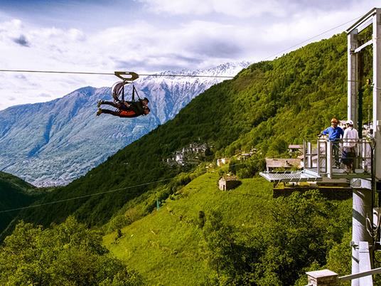 SMARTBOX - Matrimonio ad alta quota: 1 avventura adrenalinica in volo per 2 novelli sposi - Cofanetto regalo - 9