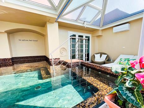 SMARTBOX - 2 notti con accesso Spa ed escursione nel Parco costiero della Riviera dei Fiori - Cofanetto regalo - 2