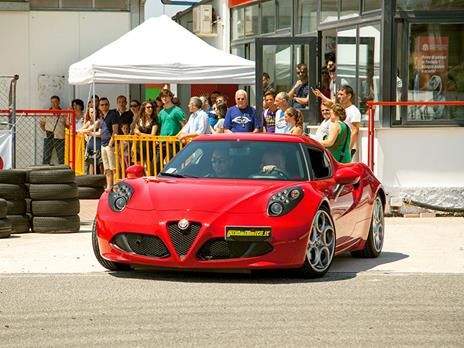 SMARTBOX - Adrenalina dopo il matrimonio: 1 esperienza emozionante per lo sposo - Cofanetto regalo - 6