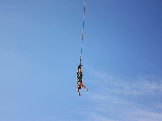 SMARTBOX - 1 salto singolo di Bungee Jumping con video e 1 ingresso di 3h al Parco Avventura Veglio - Cofanetto regalo - 7