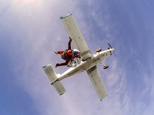 SMARTBOX - Adrenalinico volo in tandem con paracadute - Cofanetto regalo - 7