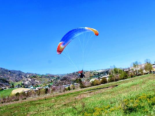 SMARTBOX - Con il cuore tra le nuvole: adrenalina in volo per 2 amanti del brivido - Cofanetto regalo - 4