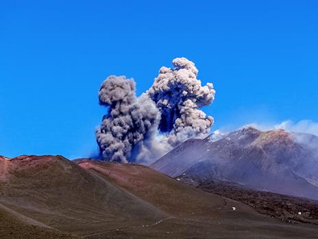 SMARTBOX - Trekking guidato di 5h 30min ai crateri sommitali dellEtna e attrezzatura inclusa per 2 - Cofanetto regalo - 7