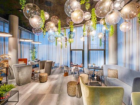 SMARTBOX - Parentesi gourmet a Jesolo: 1 notte in hotel 5* con cena romantica - Cofanetto regalo - 3