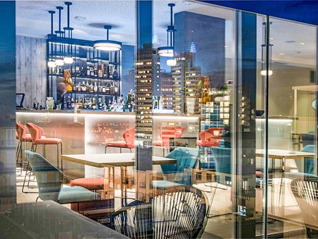 SMARTBOX - Parentesi gourmet a Jesolo: 1 notte in hotel 5* con cena romantica - Cofanetto regalo - 4