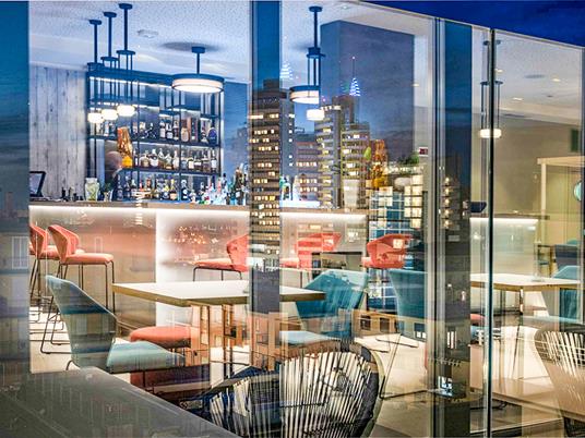 SMARTBOX - Parentesi gourmet a Jesolo: 1 notte in hotel 5* con cena romantica - Cofanetto regalo - 4