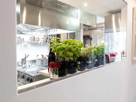 SMARTBOX 1 notte in Junior Suite in residenza d'epoca 4* a Genova con cena e tour in risciò centro storico Cofanetto regalo - 7