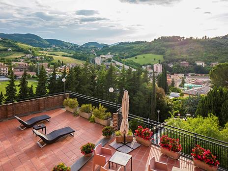 SMARTBOX - 1 notte in Junior Suite 4* con cena degustazione a base di tartufo - Cofanetto regalo - 3