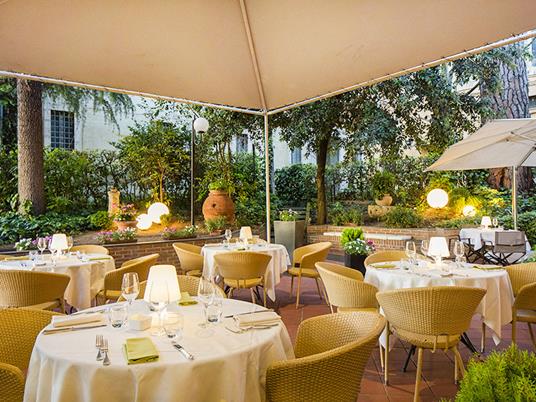 SMARTBOX - 1 notte in Junior Suite 4* con cena degustazione a base di tartufo - Cofanetto regalo - 7