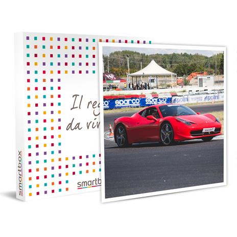 SMARTBOX - Guida su pista a Castelletto di Branduzzo: 1 giro su Ferrari 458 con video - Cofanetto regalo