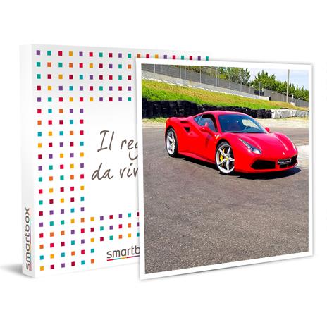 SMARTBOX - Ferrari F488 GTB su pista: 2 giri sul Circuito di Castelletto e video a bordo - Cofanetto regalo