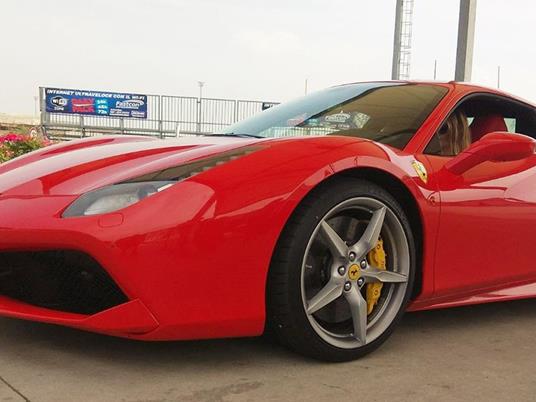 SMARTBOX - Giovani in pista: 1 giro da copilota in Ferrari 488 e video - Cofanetto regalo - 7