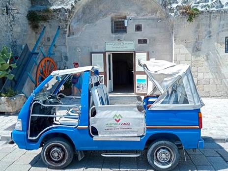 SMARTBOX - A Matera in Tuk Tuk: visita panoramica del centro storico con ingresso in Casa Grotta per 2 - Cofanetto regalo - 4