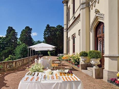 SMARTBOX - 1 degustazione vino e prodotti tipici in un lussuoso resort sul Lago Maggiore per 2 persone - Cofanetto regalo - 3