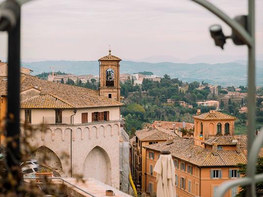 SMARTBOX - Insieme a Perugia: 2 notti in esclusivo hotel del centro con Prosecco o vino di benvenuto - Cofanetto regalo - 3