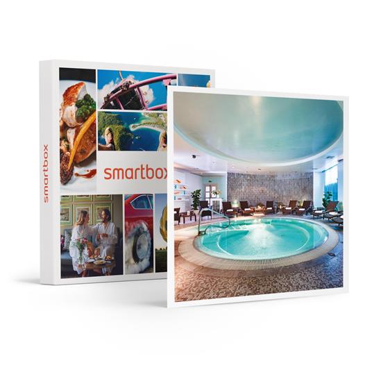 SMARTBOX Due cuori sulla Penisola Sorrentina: 2 notti camera vista mare e cocktail di benvenuto in hotel 4* Cofanetto regalo