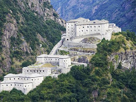 SMARTBOX - Soggiorno in Eco chalet alpino: 2 notti in Mini Suite con colazione e cena in Valle d'Aosta - Cofanetto regalo - 7