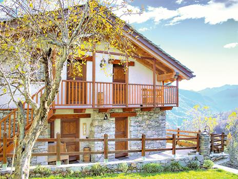 SMARTBOX - Soggiorno in Valle d'Aosta: 1 notte in Mini Suite, 1 cena e 1 ingresso ai castelli valdostani - Cofanetto regalo - 2