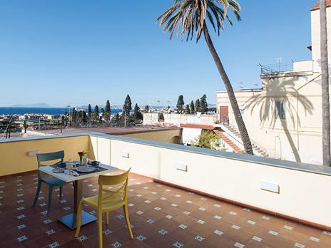 SMARTBOX - 2 notti a Ercolano con aperitivo o vino presso gli scavi - Cofanetto regalo - 3