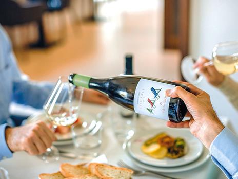 SMARTBOX - 3 giorni da sogno nella verde Toscana: 2 notti con colazione e 1 degustazione di vini - Cofanetto regalo - 2