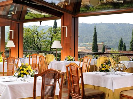 SMARTBOX - Romantica evasione in Italia: 2 notti con 2 cene e 1 degustazione enogastronomica - Cofanetto regalo - 3