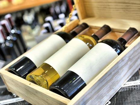 SMARTBOX - Natura, calici e delizie: 1 notte in tipici B&B con gustosa degustazione enogastronomica - Cofanetto regalo - 4