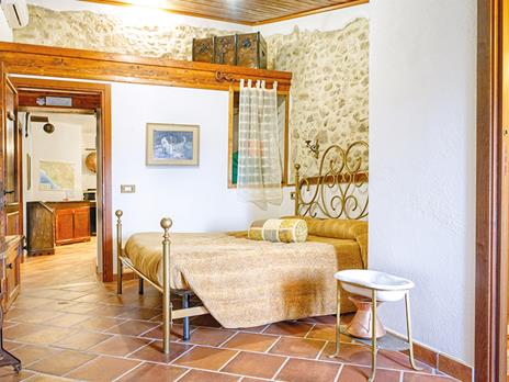 SMARTBOX - Natura, calici e delizie: 1 notte in tipici B&B con gustosa degustazione enogastronomica - Cofanetto regalo - 5