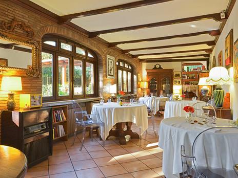 Evasione di lusso per 2: 1 raffinata cena d’autore e 1 notte in eleganti hotel 4* - 4