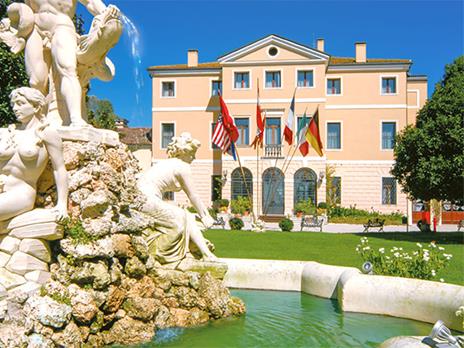 Evasione di lusso per 2: 1 raffinata cena d’autore e 1 notte in eleganti hotel 4* - 5