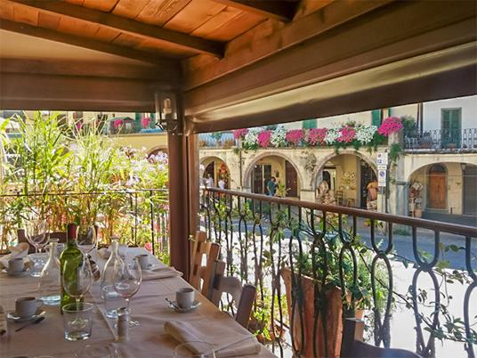 SMARTBOX - 1 magica notte a Greve in Chianti con cena tipica toscana di 3 portate - Cofanetto regalo - 3