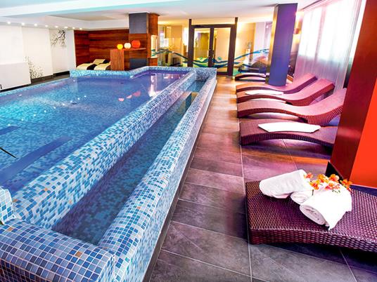 SMARTBOX - Fuga alle terme con gusto: 1 notte con colazione, 1 trattamento benessere e cena - Cofanetto regalo - 7