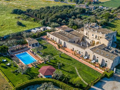 SMARTBOX - 2 notti in Sicilia con accesso alla piscina in country hotel 4* - Cofanetto regalo - 7