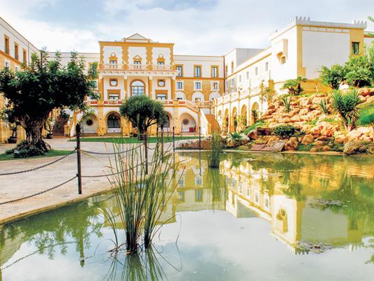 SMARTBOX - Eccezionali evasioni - Cofanetto regalo - 2 notti con colazione e 2 cene in hotel 4* e 5* e dimore storiche per 2 persone - 4