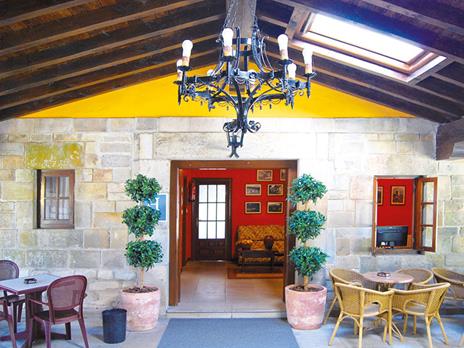 SMARTBOX - In Catalogna con gusto: 2 notti e 2 gustose cene - Cofanetto regalo - 6