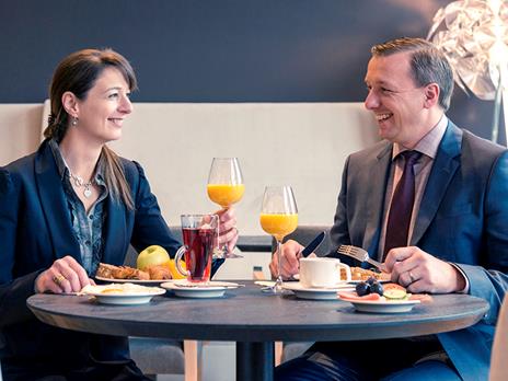 SMARTBOX - Romantica Bruges: soggiorno di 1 notte con colazione - Cofanetto regalo - 3