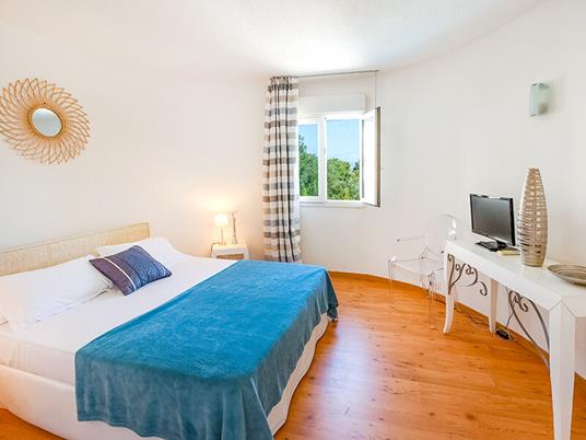 SMARTBOX - Soggiorni sullIsola della Bellezza: 1 notte con colazione in Corsica - Cofanetto regalo - 4