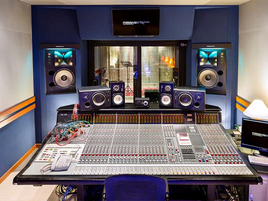 SMARTBOX - 1 lezione di canto o strumento musicale in studio di registrazione a Milano - Cofanetto regalo - 3