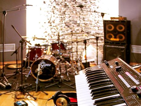 SMARTBOX - Sessione di studio di 2 ore con tecnico del suono valida per un servizio a scelta - Cofanetto regalo - 2