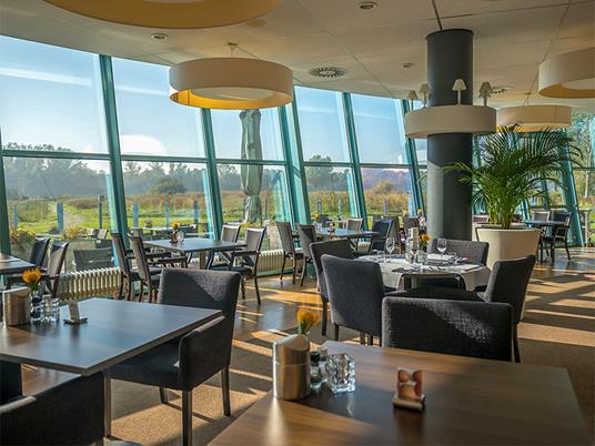 SMARTBOX - Un Natale speciale per mamma: soggiorni, pause relax, cene o attività a scelta per 2 - Cofanetto regalo - 3