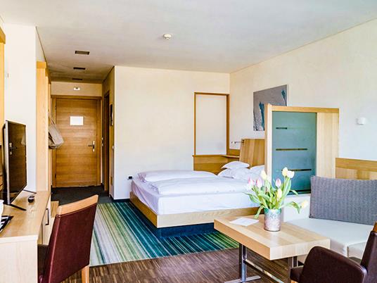 SMARTBOX - Relax di lusso a Livigno: 2 notti in resort 4* con Spa e aperitivo - Cofanetto regalo - 3