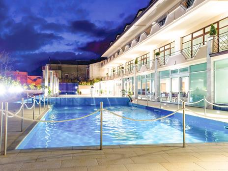 SMARTBOX - Benessere vicino a Salerno: 1 notte con ingresso alla Spa e massaggio - Cofanetto regalo - 2