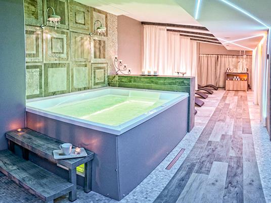 SMARTBOX - Fuga alla Spa: 1 notte con cena e accesso al centro benessere in Resort 4* per 2 - Cofanetto regalo - 3
