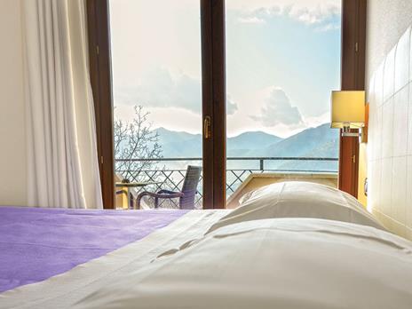 SMARTBOX - Fuga alla Spa: 1 notte con cena e accesso al centro benessere in Resort 4* per 2 - Cofanetto regalo - 4