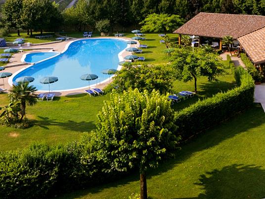 SMARTBOX - Relax e benessere nel lusso: 1 notte con accesso alla Spa in hotel 4* - Cofanetto regalo - 3