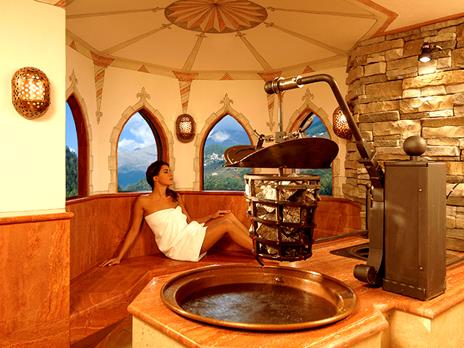 SMARTBOX - Lusso e relax in Trentino: 2 giorni in hotel 4* con accesso al centro benessere - Cofanetto regalo - 5